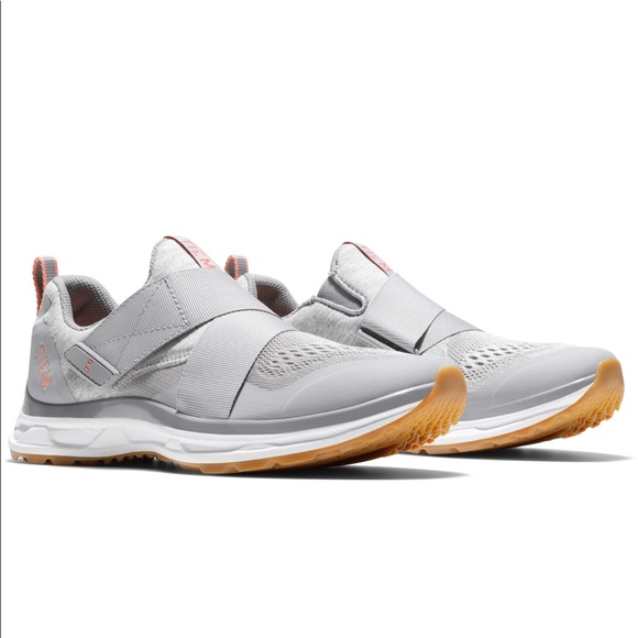 Shoes - TIEM Slipstream Cycling Shoe Size 9